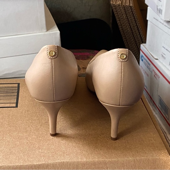 PUMPS NWOB - Picture 3 of 4